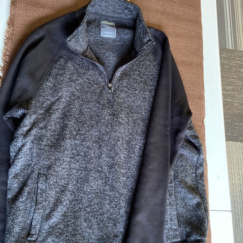 NWOT mens fleece 1/4 zip - Picture 2 of 4